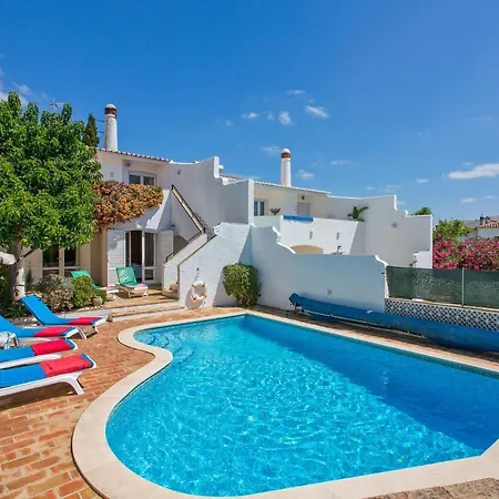 Villa Cinco By *